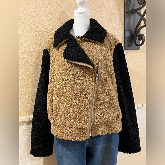 Nine West Sherpa bomber jacket in tan & black w/ asymmetrical zipper. XL - Picture 4 of 13